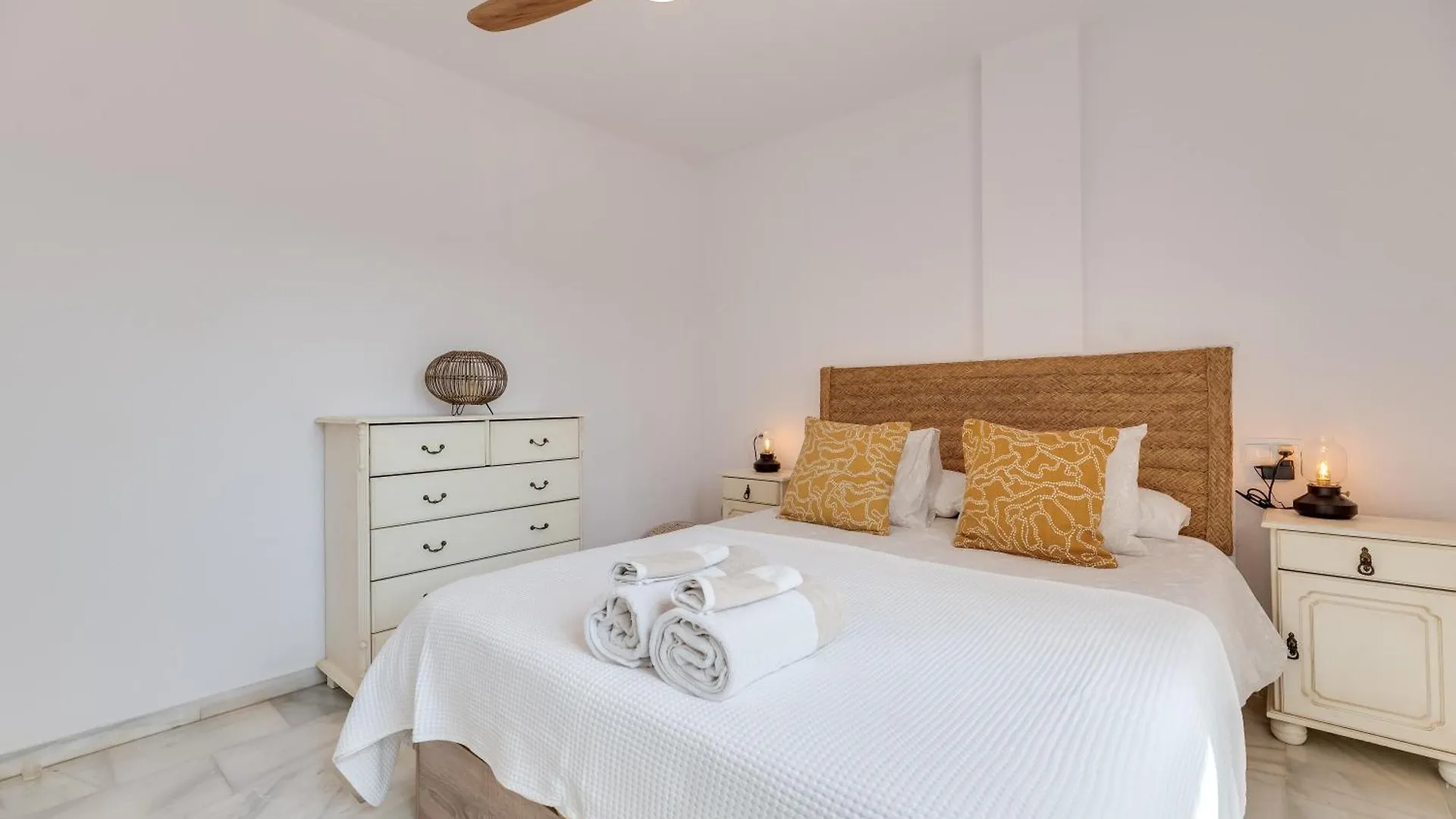 Apartamento Con Amplio Porche Y Bbq Benalmadena Apartment